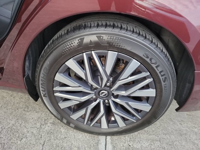 Used 2024 Nissan Altima 2.5 SV FWD image 6