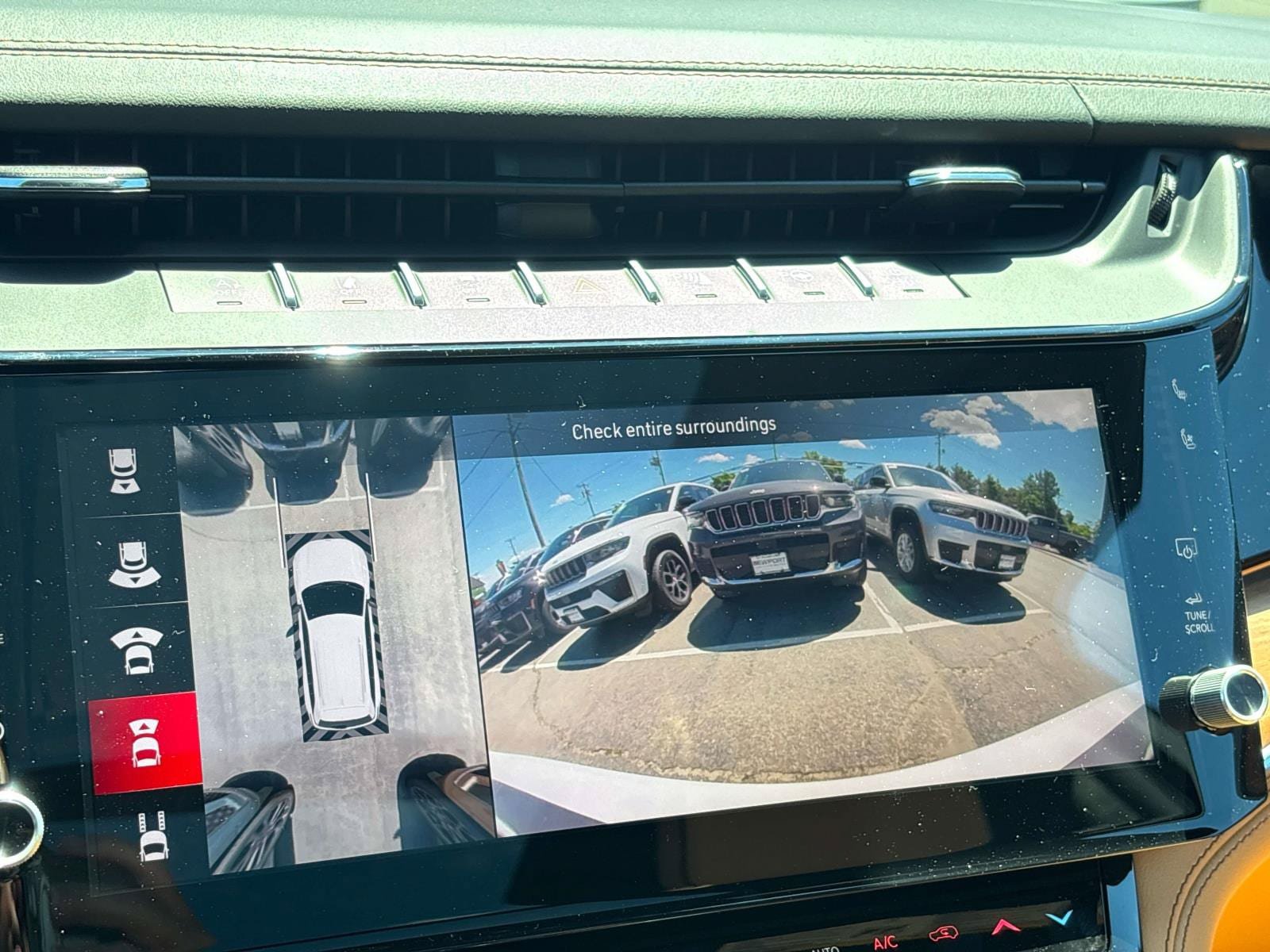 New 2026 Jeep Grand Cherokee Summit w/ Obsidian Package AWD/4WD image 15