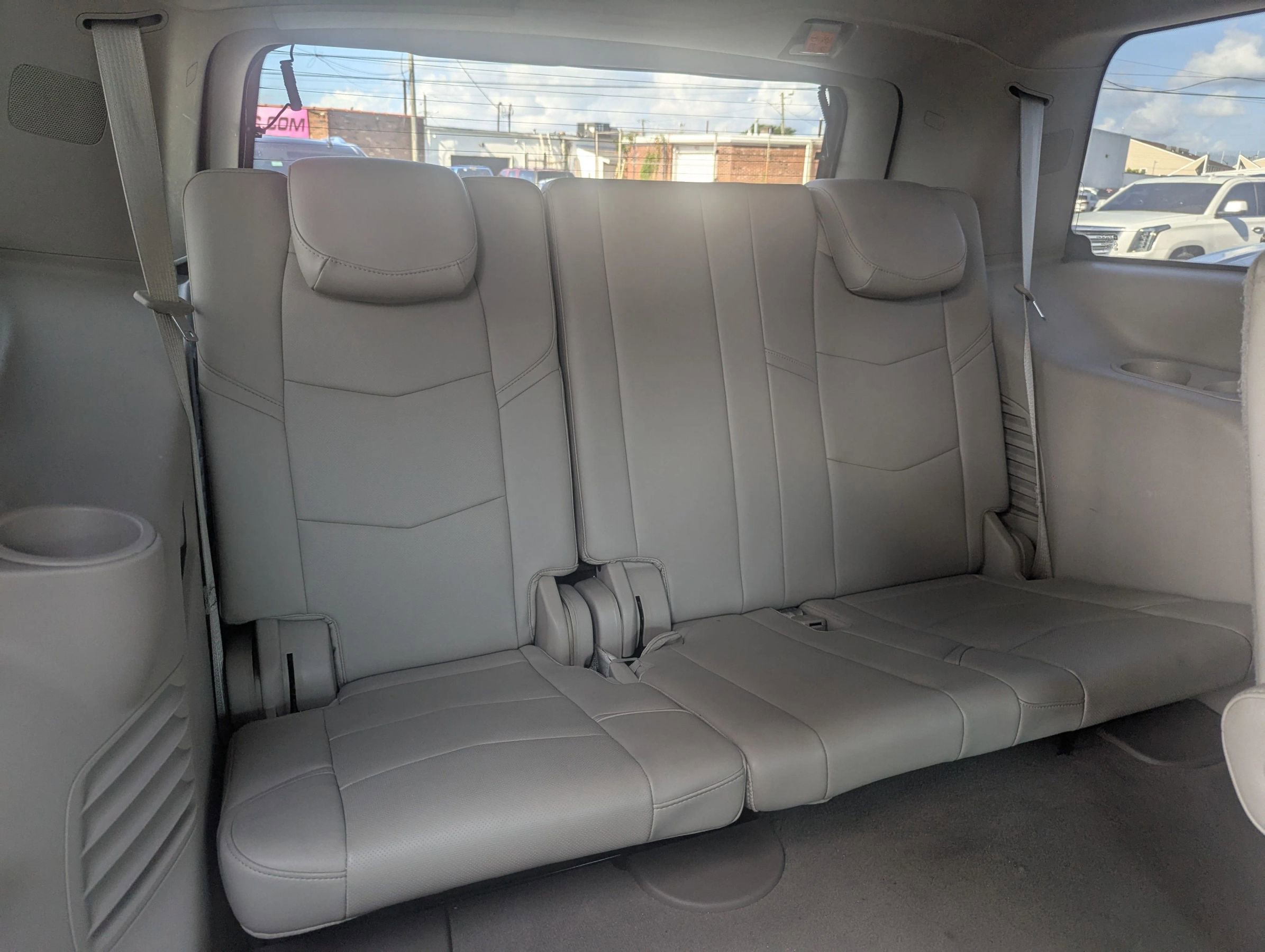 Used 2017 Cadillac Escalade Luxury image 22
