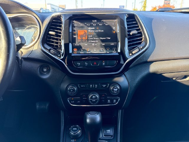 Used 2019 Jeep Cherokee Limited w/ Technology Group AWD/4WD image 22