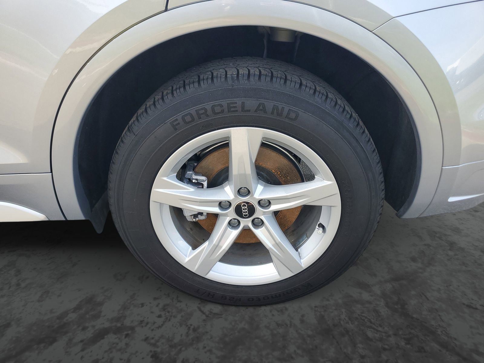 Used 2023 Audi Q5 2.0T Premium w/ Convenience Package image 5