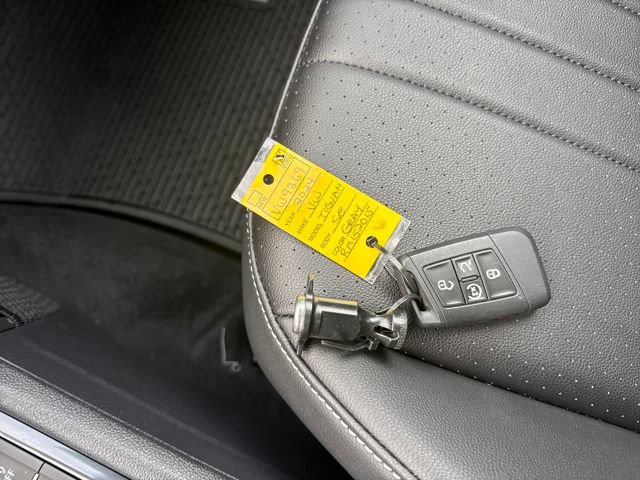 Certified 2024 Volkswagen Tiguan SE R-Line image 37