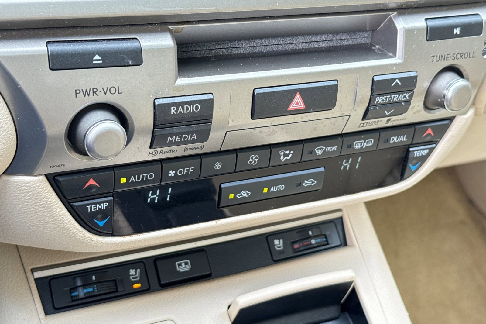 Used 2015 Lexus ES 300h w/ Navigation System Package FWD image 19