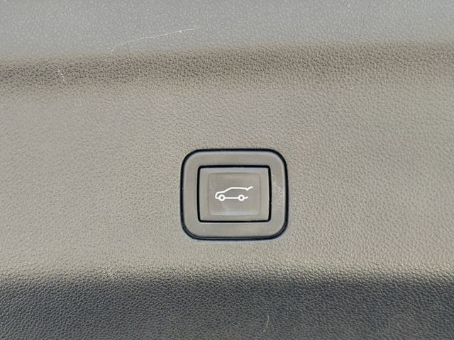 Used 2024 GMC Yukon XL Denali RWD image 37