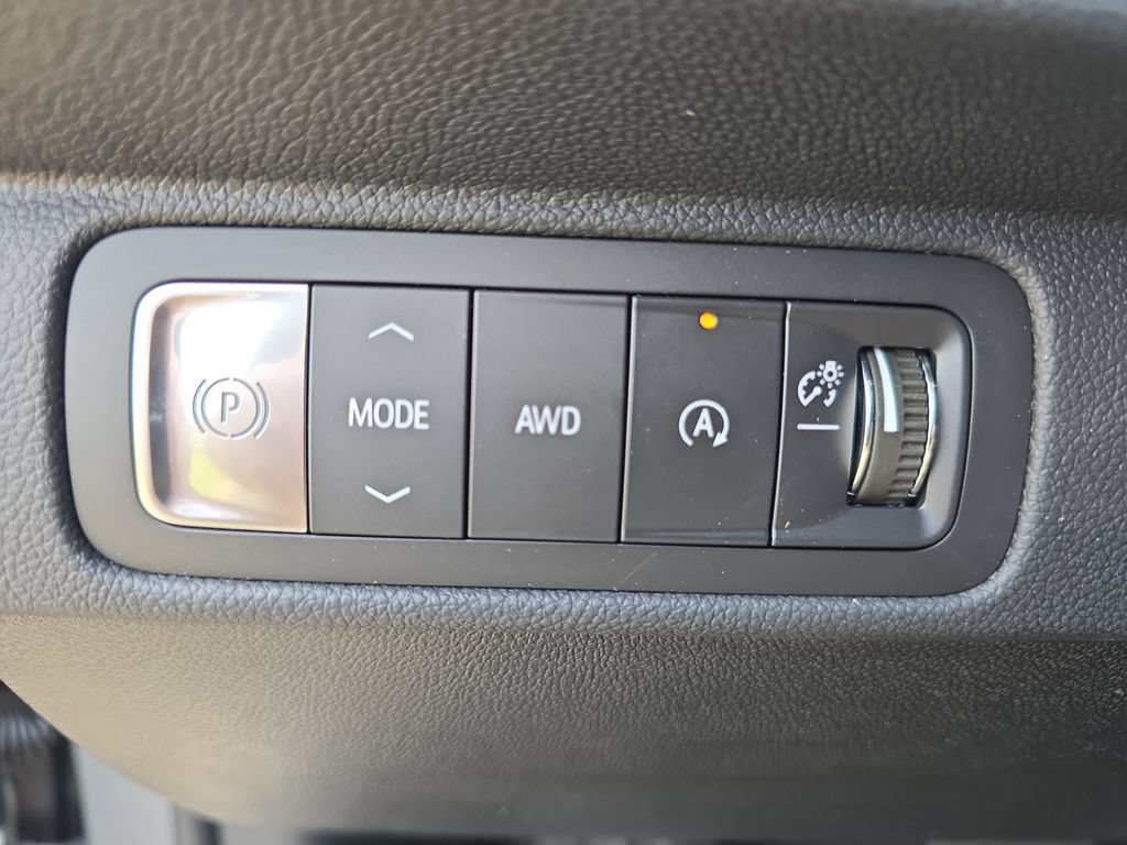 New 2026 Chevrolet Traverse RS w/ LPO, Floor Liner Package AWD/4WD image 27