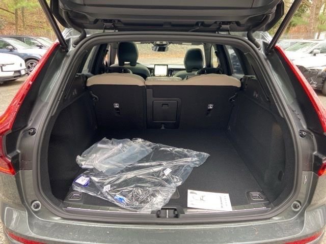 New 2026 Volvo XC60 B5 Core w/ Climate Package AWD/4WD image 18