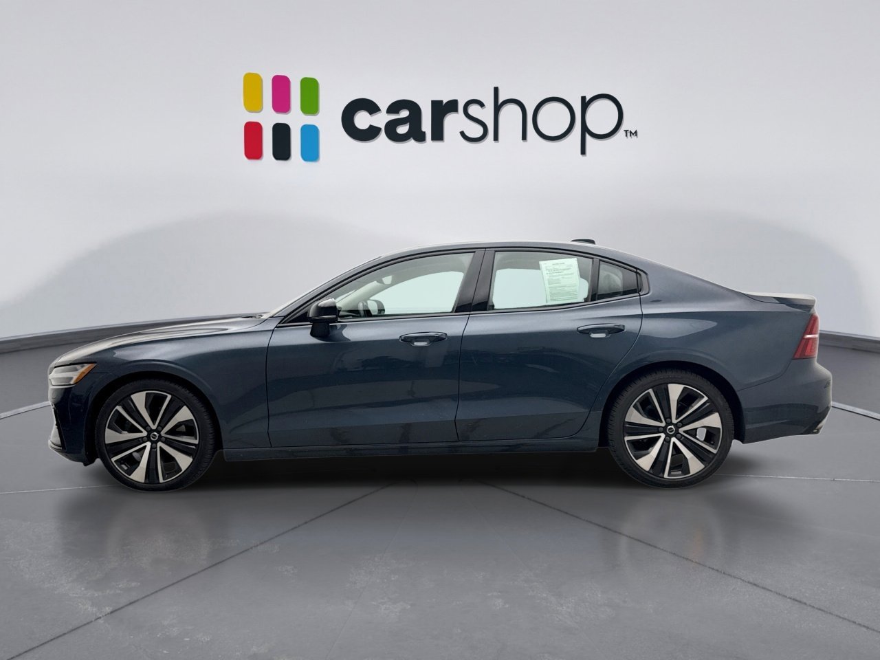 Used 2022 Volvo S60 B5 Momentum w/ Climate Package image 2