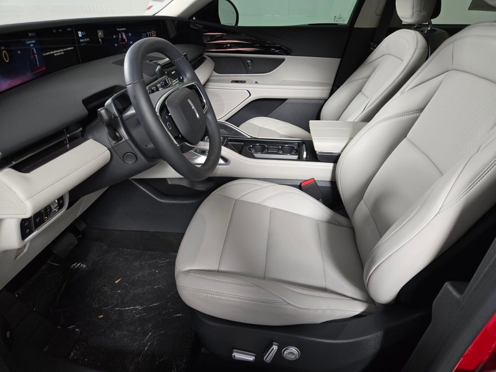 New 2026 Lincoln Nautilus Premier image 12