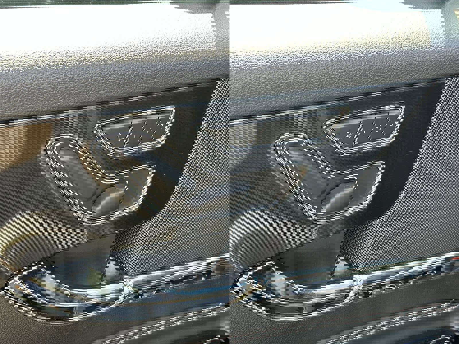 Used 2023 Lincoln Corsair Reserve w/ Equipment Group 202A image 23