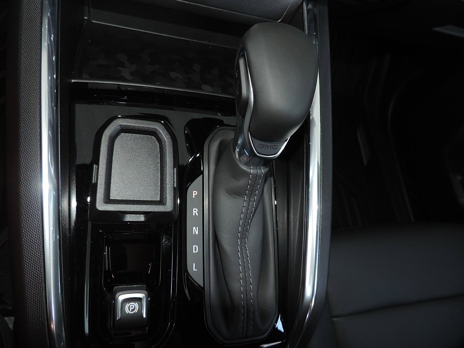 New 2026 GMC Canyon Elevation RWD image 18