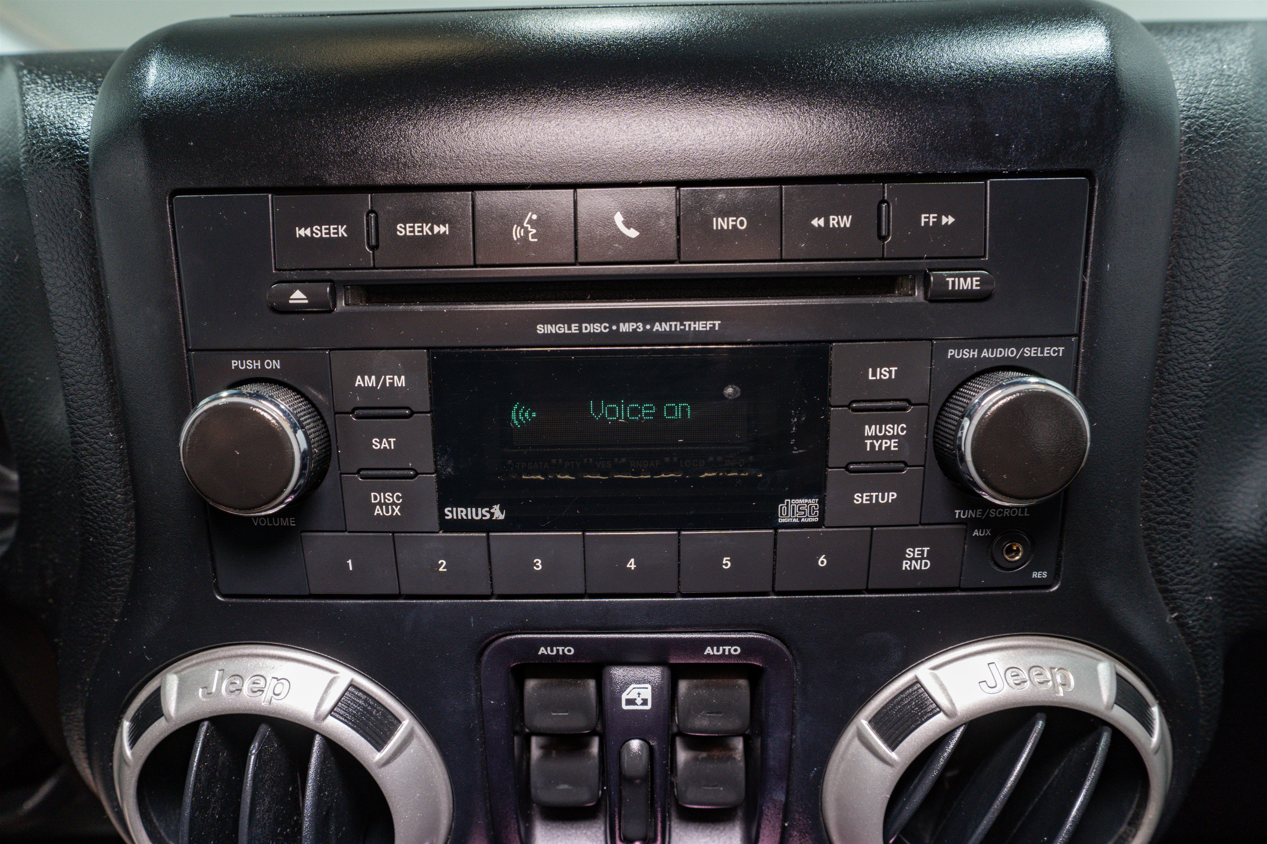 Used 2017 Jeep Wrangler Unlimited Rubicon w/ Dual Top Group image 16