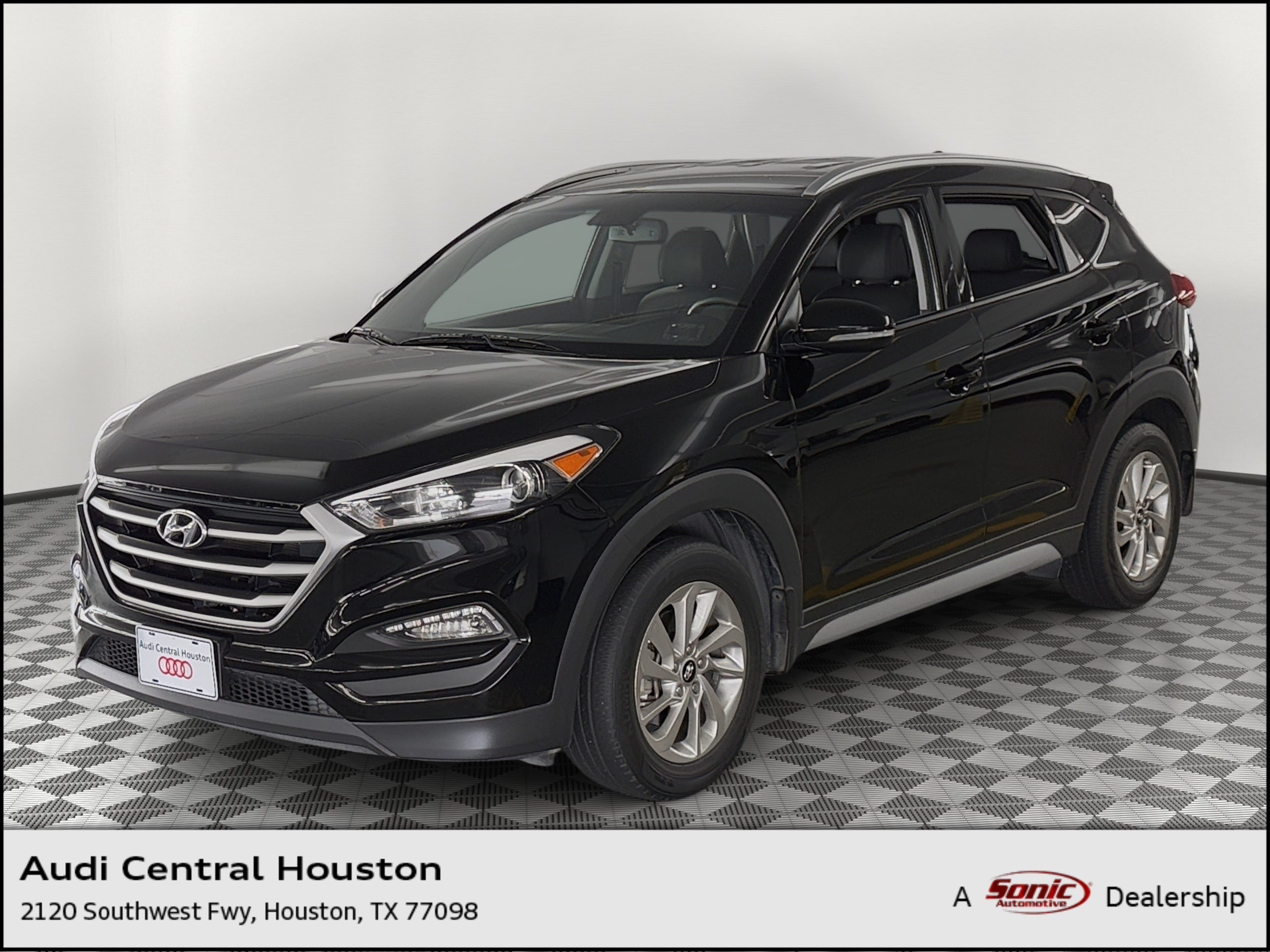 Used 2018 Hyundai Tucson SEL Plus w/ Cargo Package FWD image 1