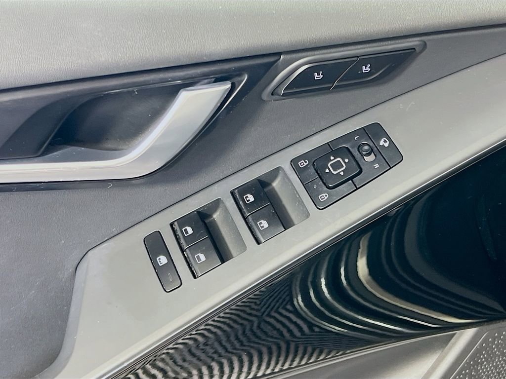 Certified 2023 Kia Niro Wave FWD image 8