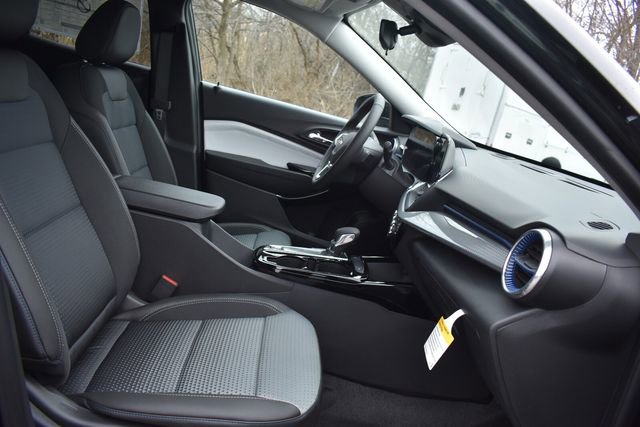 New 2026 Chevrolet Trax LT w/ Driver Confidence Package image 13