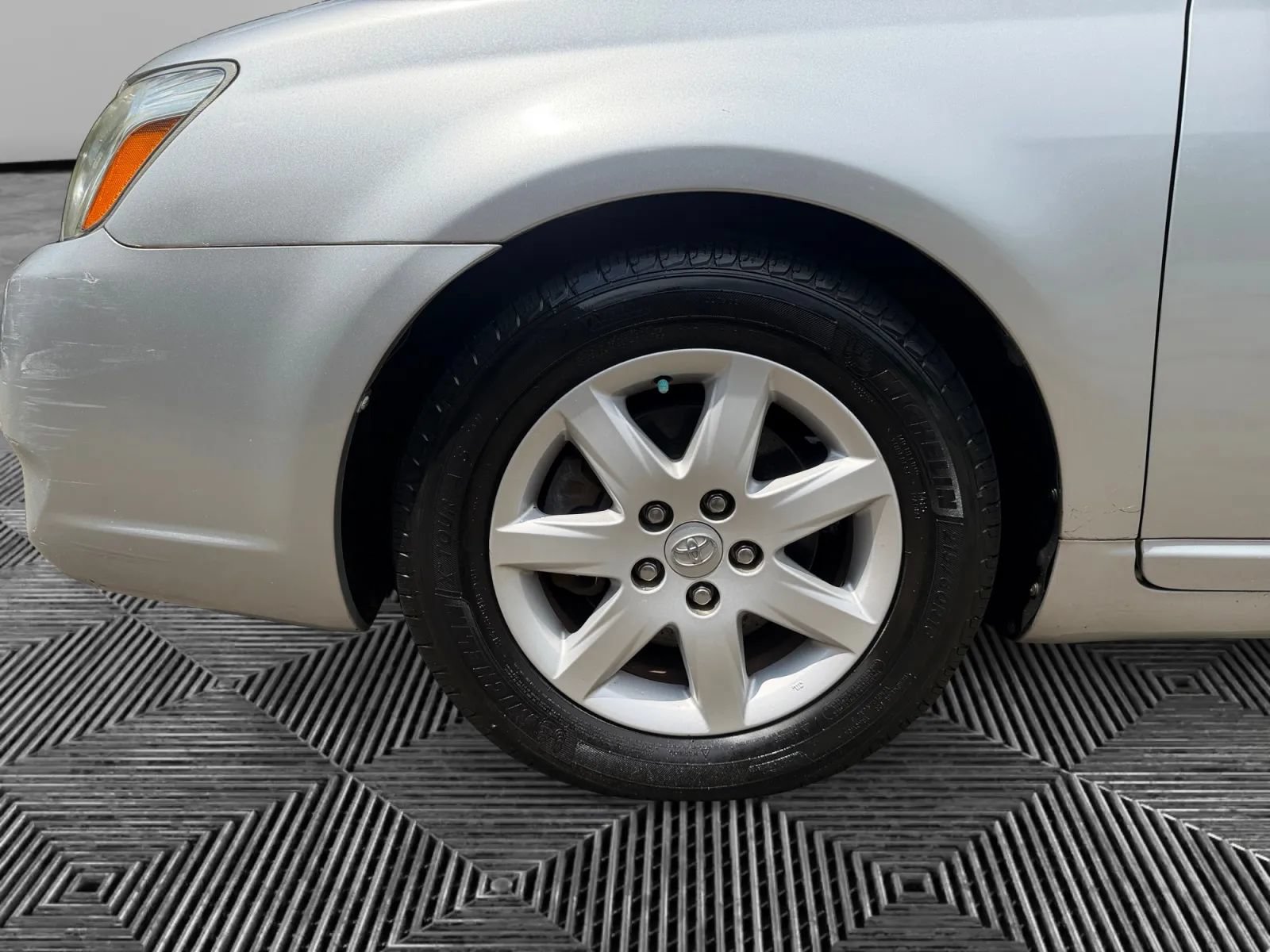 Used 2006 Toyota Avalon XL FWD image 16