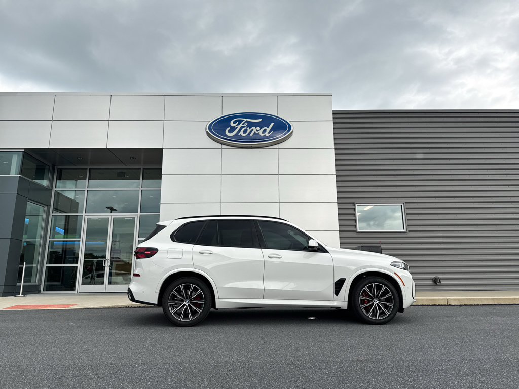 Used 2026 BMW X5 xDrive40i w/ M Sport Package AWD/4WD image 11