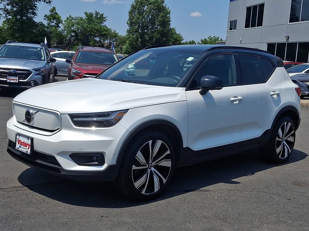Used 2022 Volvo XC40 P8 Recharge Ultimate AWD/4WD video 3