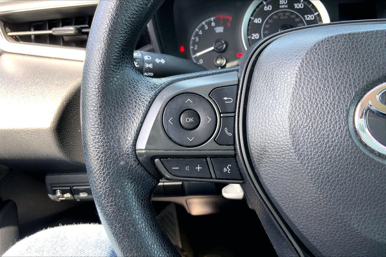 Used 2021 Toyota Corolla LE FWD image 23