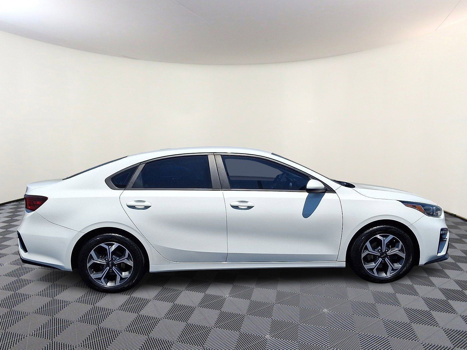 Used 2019 Kia Forte LXS FWD image 8