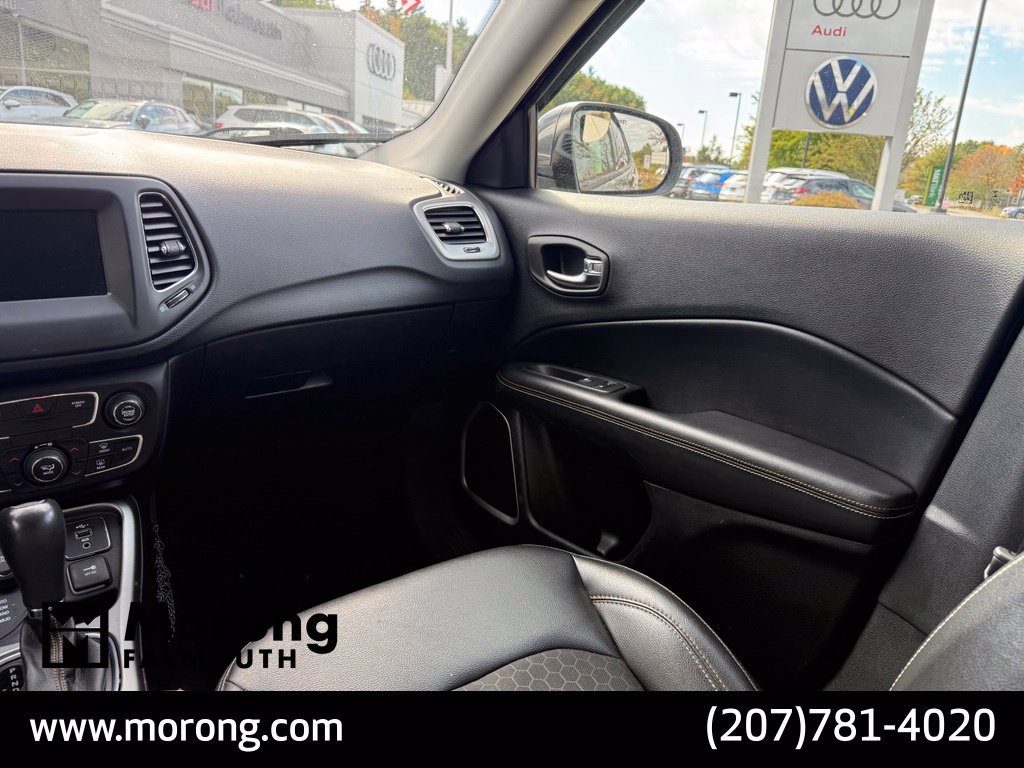 Used 2019 Jeep Compass Latitude w/ Cold Weather Group AWD/4WD image 35