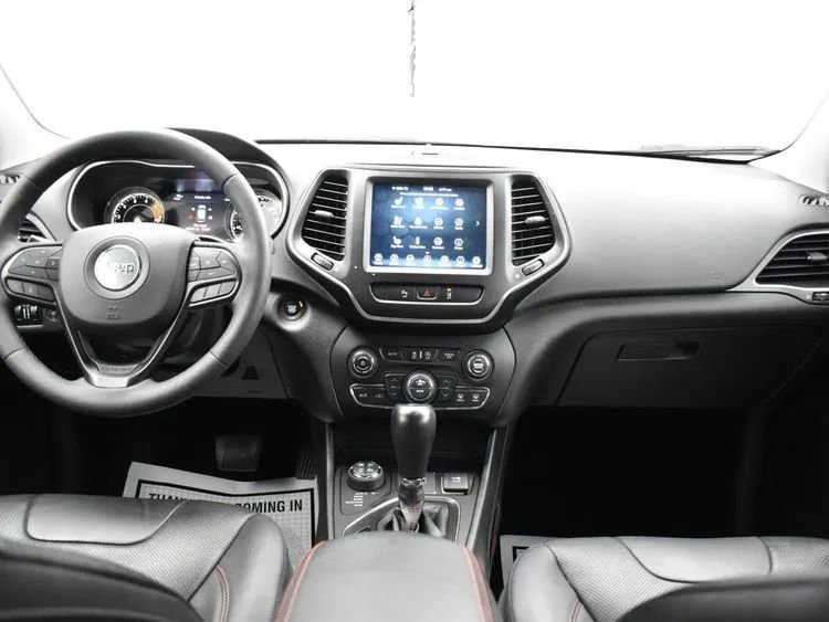 Used 2021 Jeep Cherokee Trailhawk w/ Premium Leather Package image 19