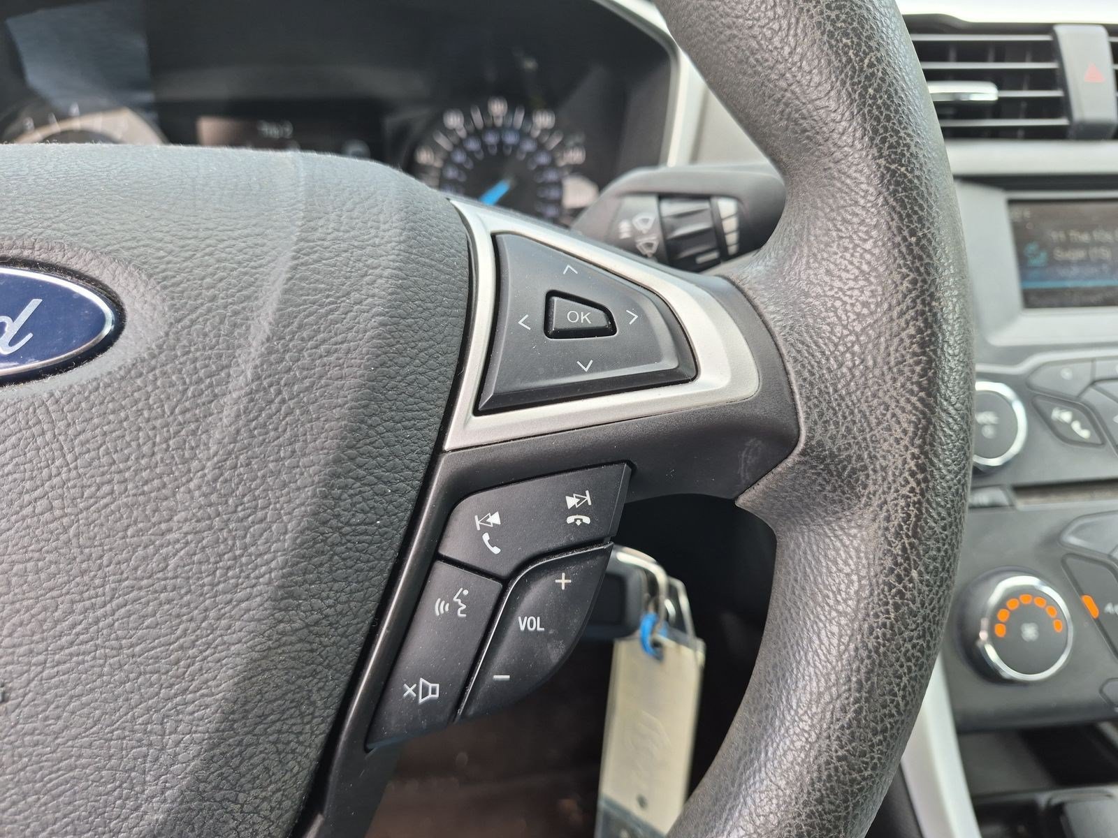 Used 2014 Ford Fusion SE FWD image 20