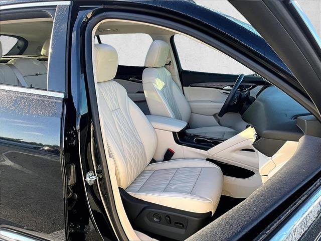 Used 2021 Buick Envision Avenir w/ Technology Package II image 9