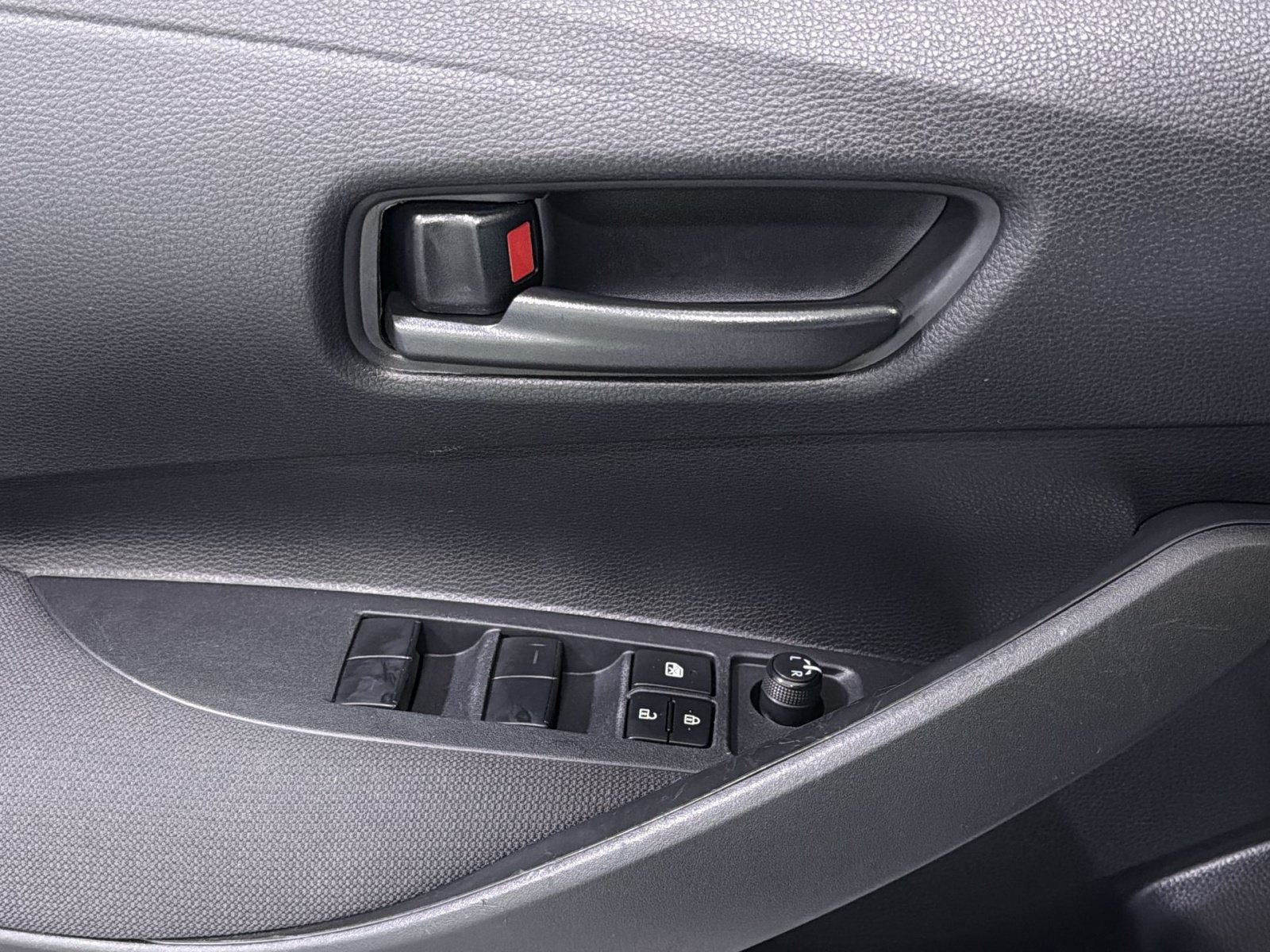Used 2024 Toyota Corolla LE FWD image 32