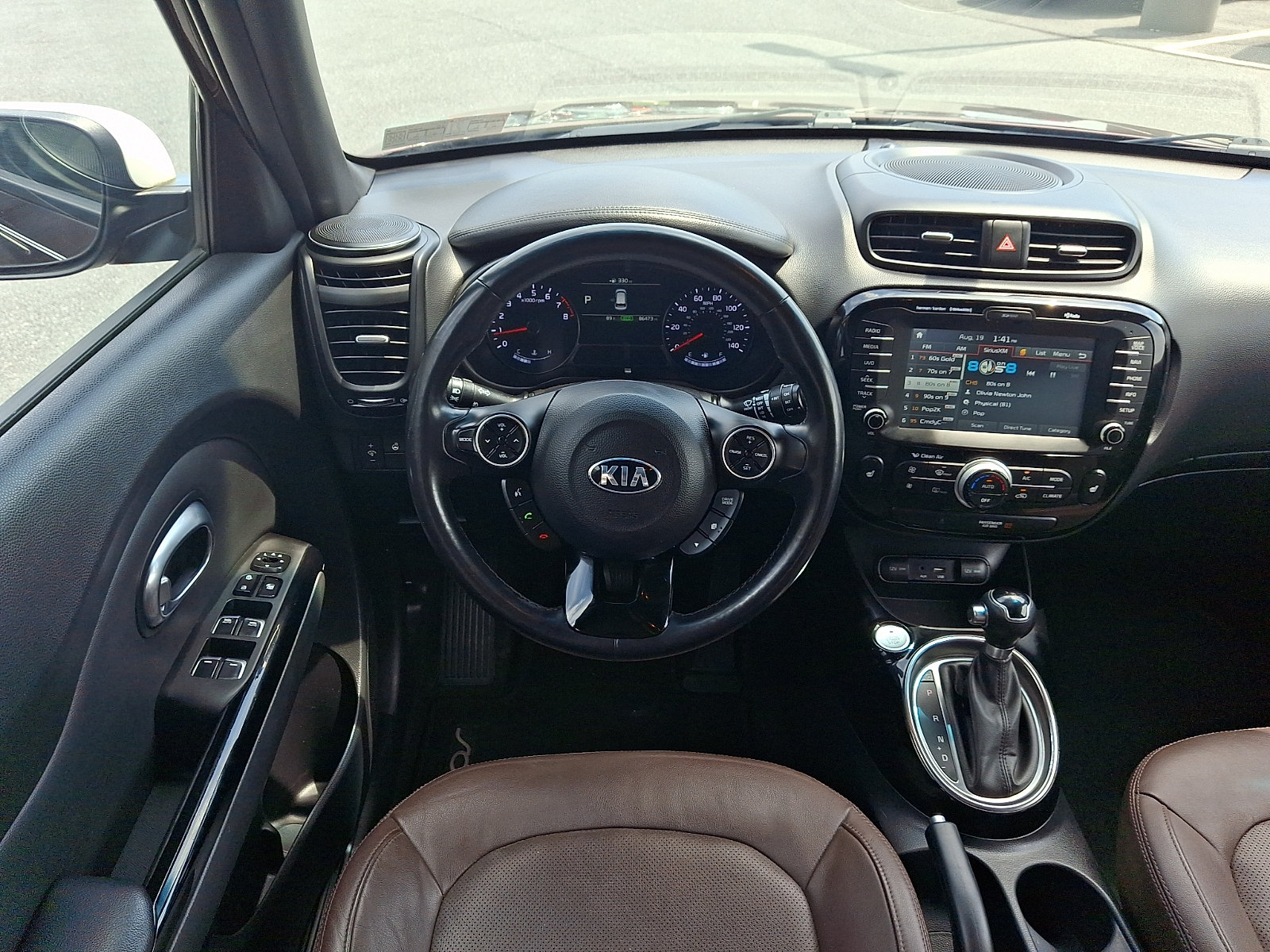 Used 2017 Kia Soul + FWD image 11