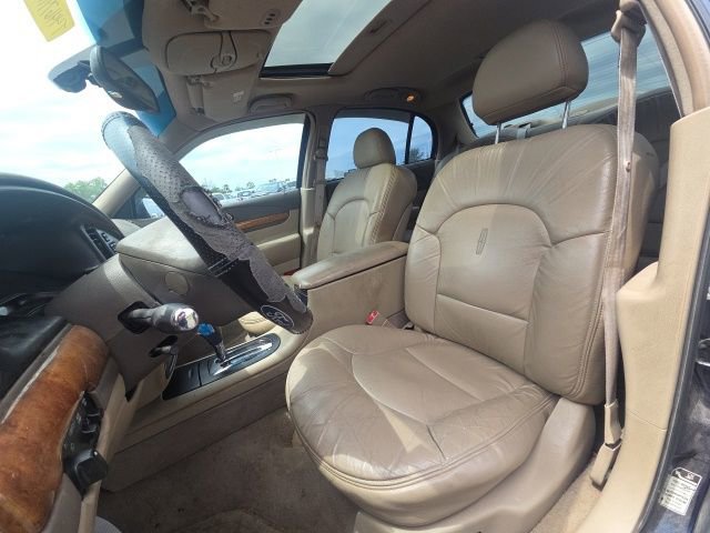 Used 2002 Lincoln Continental FWD image 22