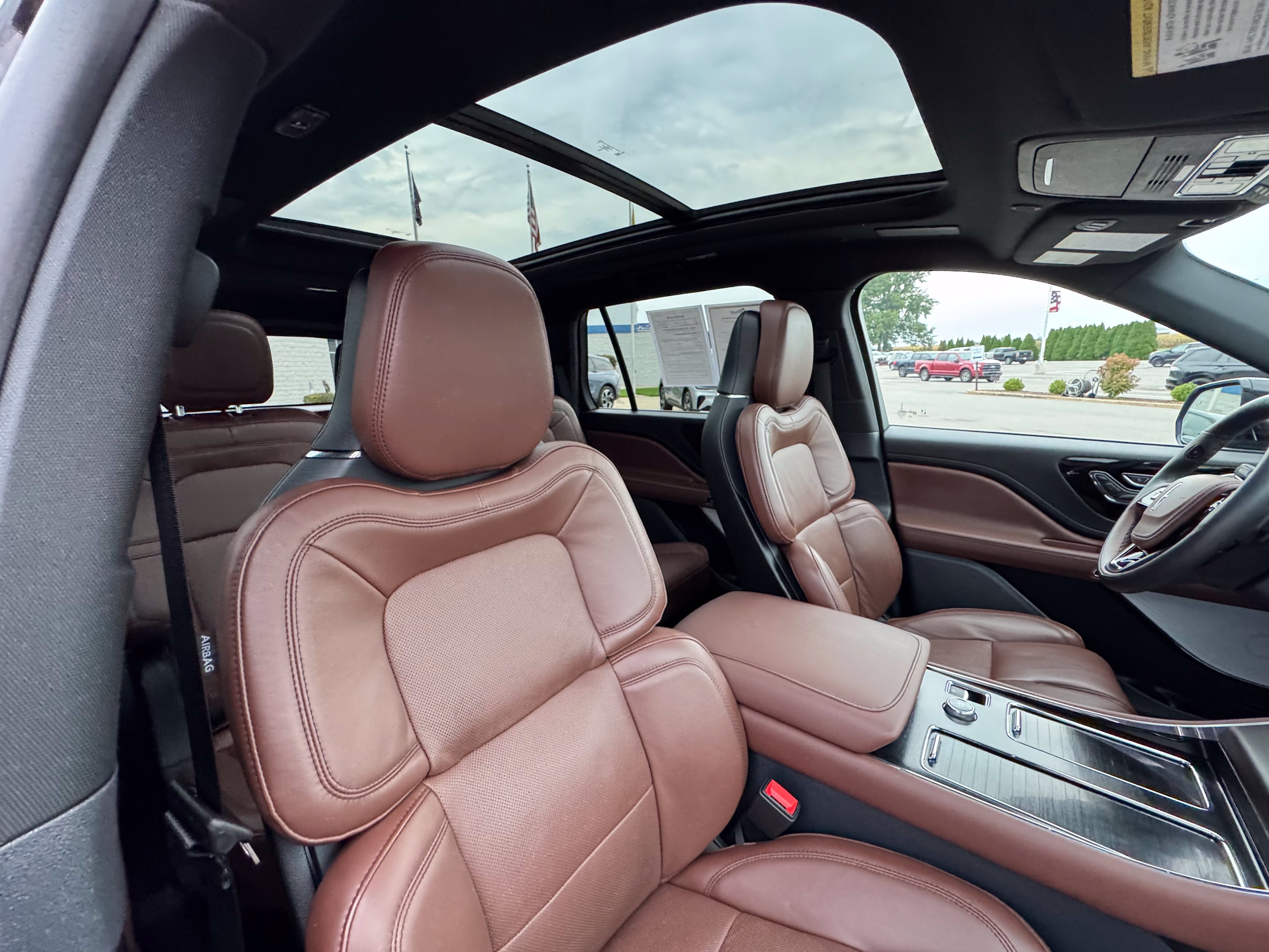 Used 2026 Lincoln Aviator Reserve AWD/4WD image 10