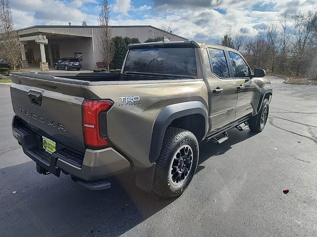 Used 2025 Toyota Tacoma TRD Off-Road image 9
