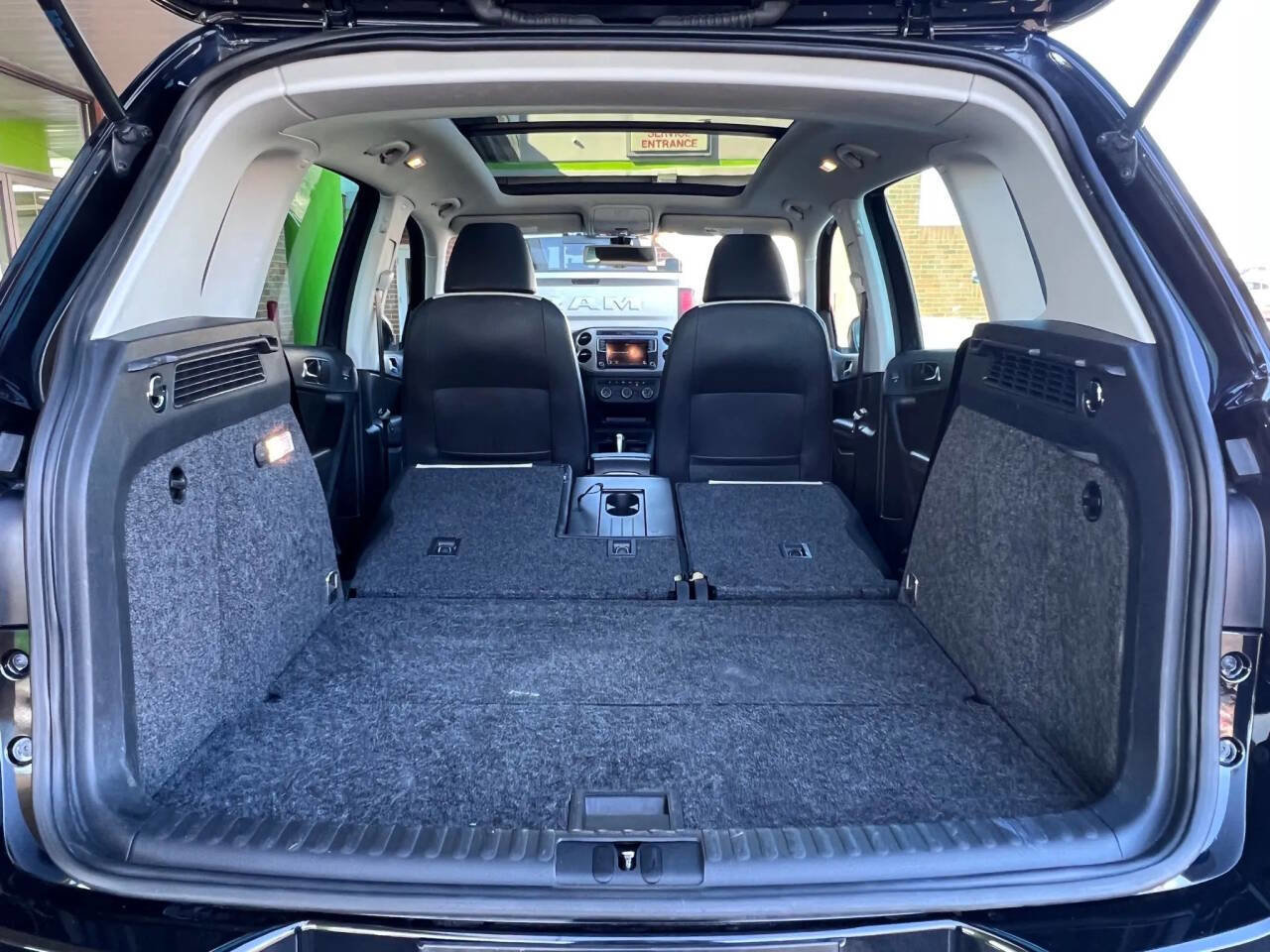 Used 2017 Volkswagen Tiguan Wolfsburg Edition image 17