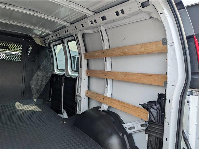 Used 2023 Chevrolet Express 2500 w/ Driver Convenience Package image 13