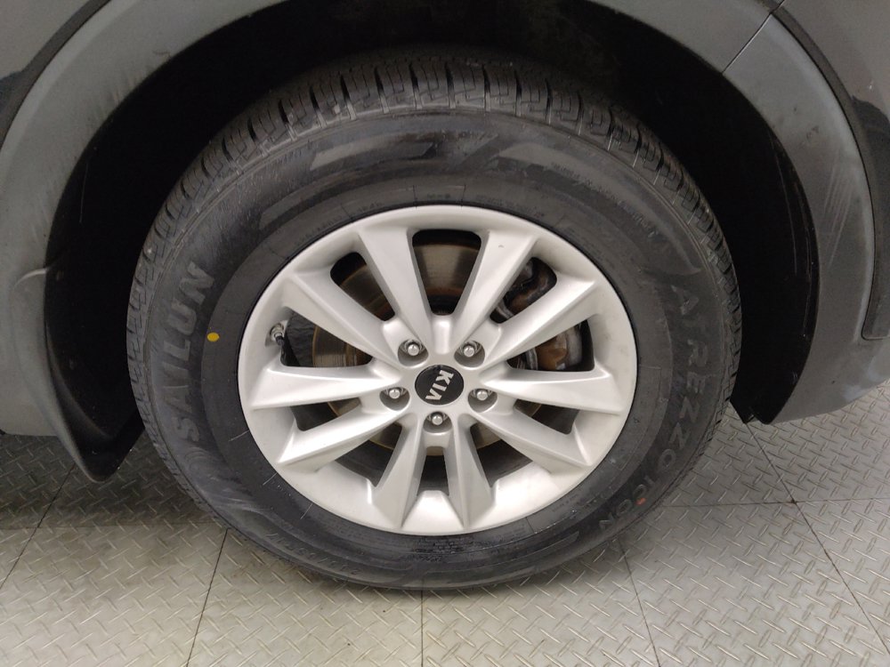 Used 2020 Kia Sorento LX AWD/4WD image 31