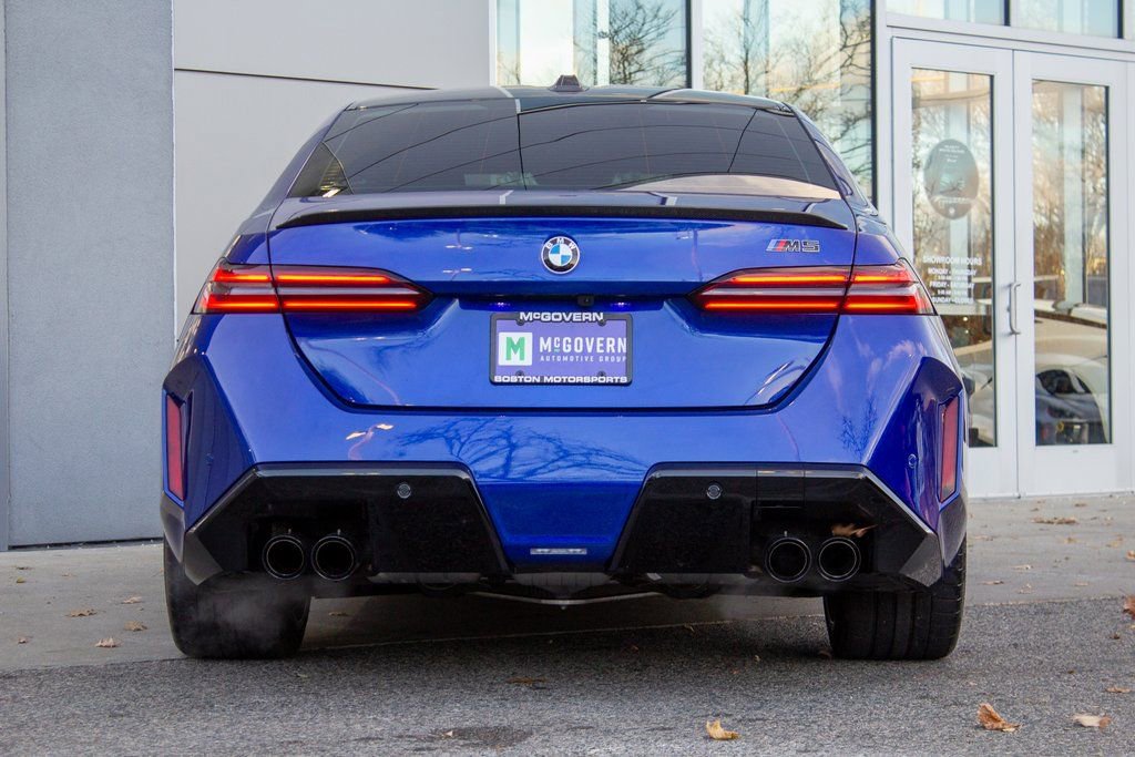 Used 2025 BMW M5 w/ Carbon Package image 9
