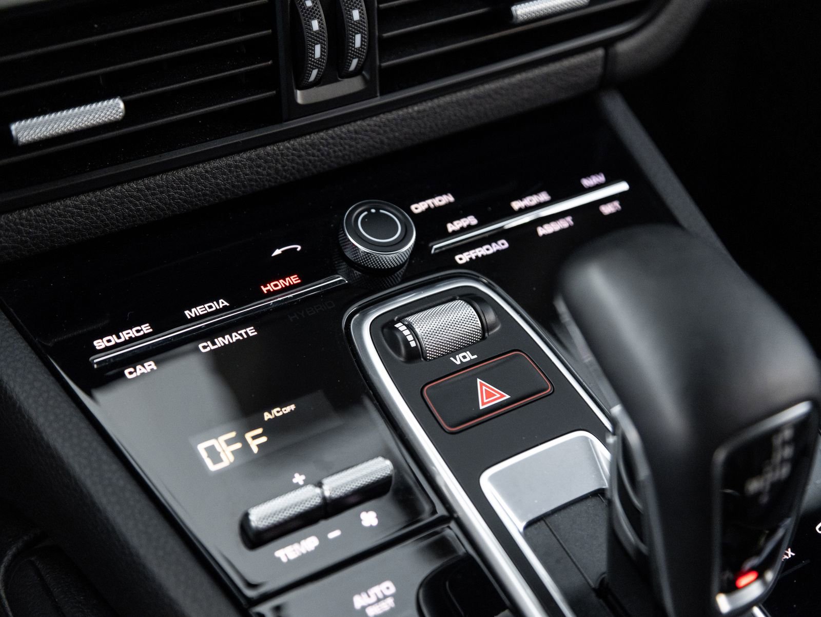 Certified 2023 Porsche Cayenne image 25