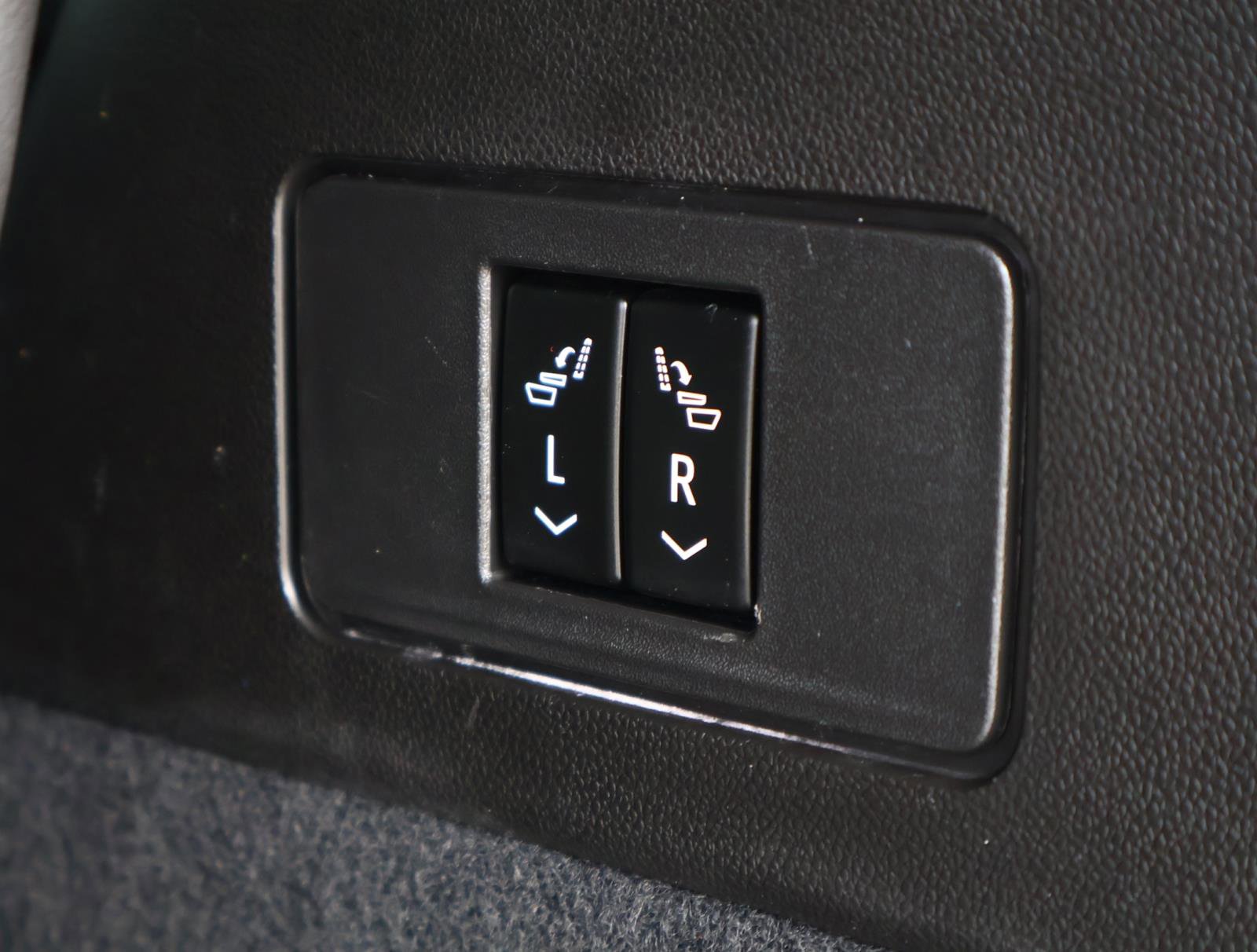 Certified 2024 Cadillac XT6 Luxury image 30