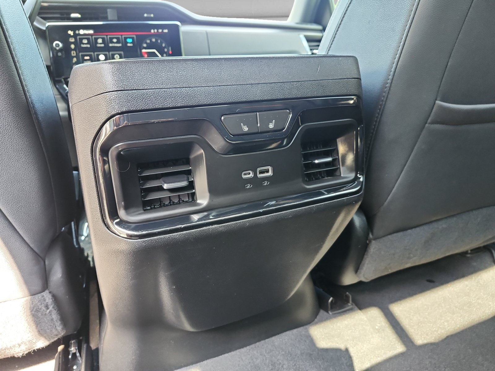 Used 2024 GMC Sierra 3500 AT4 w/ AT4 Premium Plus Package AWD/4WD image 14