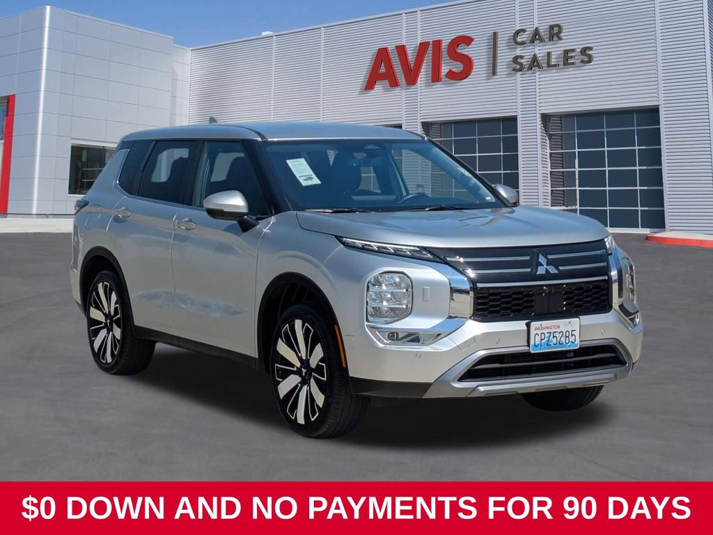 Used 2025 Mitsubishi Outlander SE AWD/4WD image 3