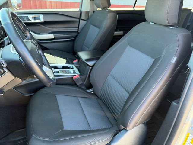 Used 2022 Ford Explorer XLT image 35