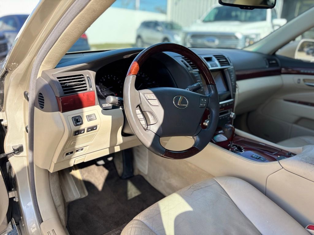 Used 2012 Lexus LS 460 image 10