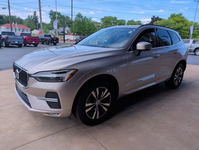 Used 2023 Volvo XC60 B5 Core AWD/4WD image 2