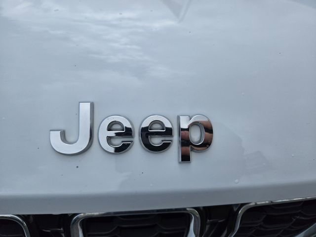 Used 2023 Jeep Grand Cherokee L Limited AWD/4WD image 39