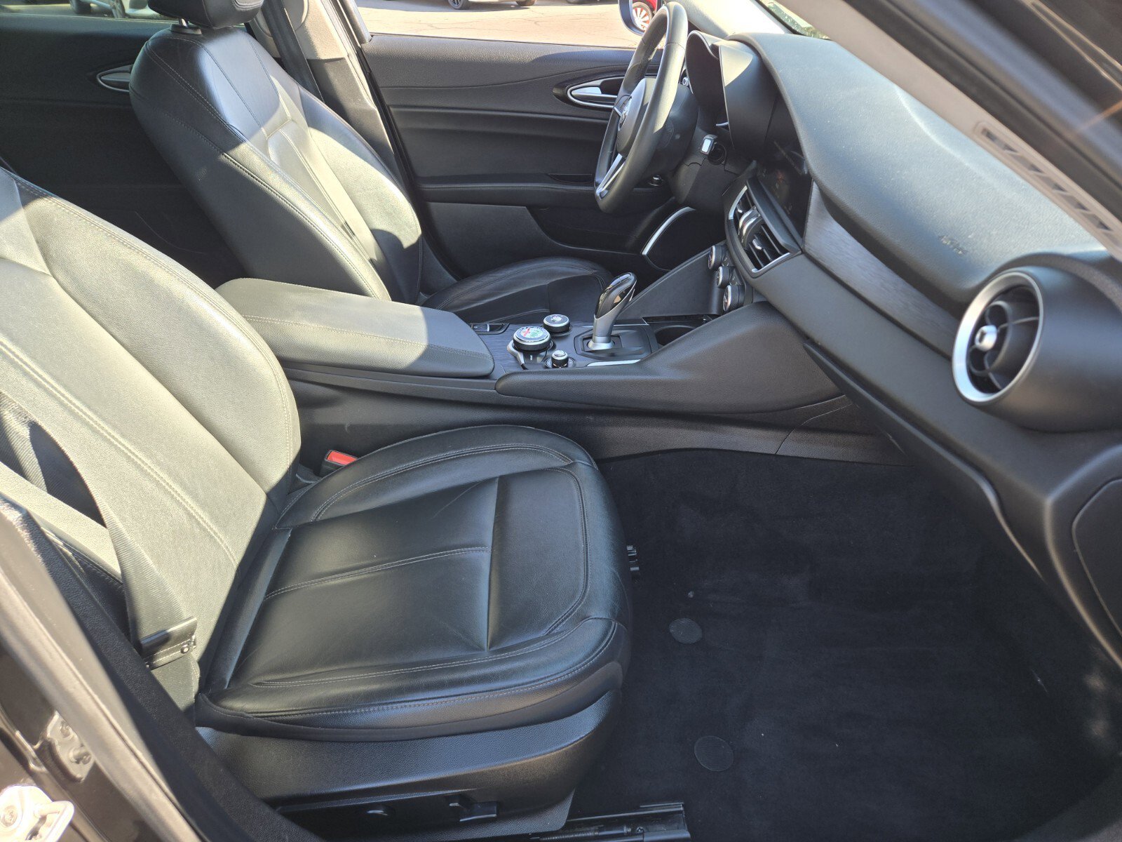 Used 2018 Alfa Romeo Giulia AWD image 15