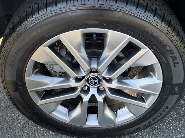 Certified 2023 Toyota RAV4 XLE Premium AWD/4WD image 35