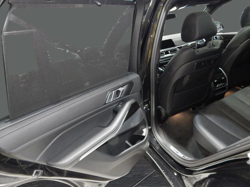 Used 2021 BMW X5 xDrive40i w/ M Sport Package image 35