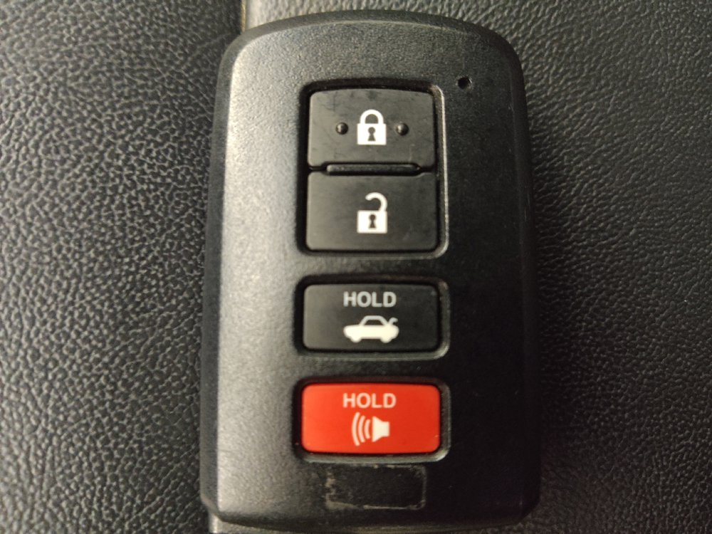 Used 2017 Toyota Camry XLE FWD image 32