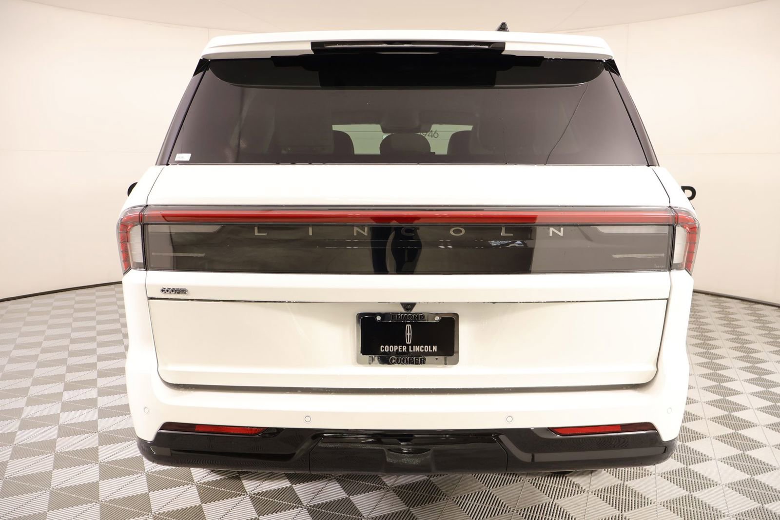 New 2026 Lincoln Navigator Premiere AWD/4WD image 22