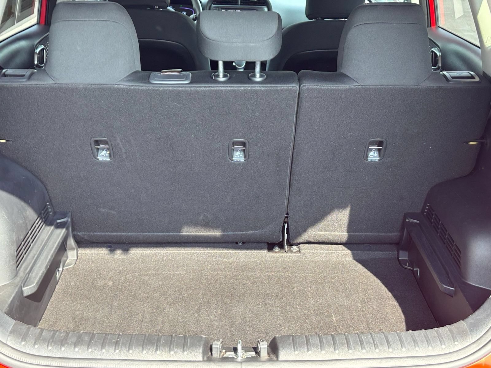 Used 2025 Kia Soul LX w/ LX Technology Package FWD image 22